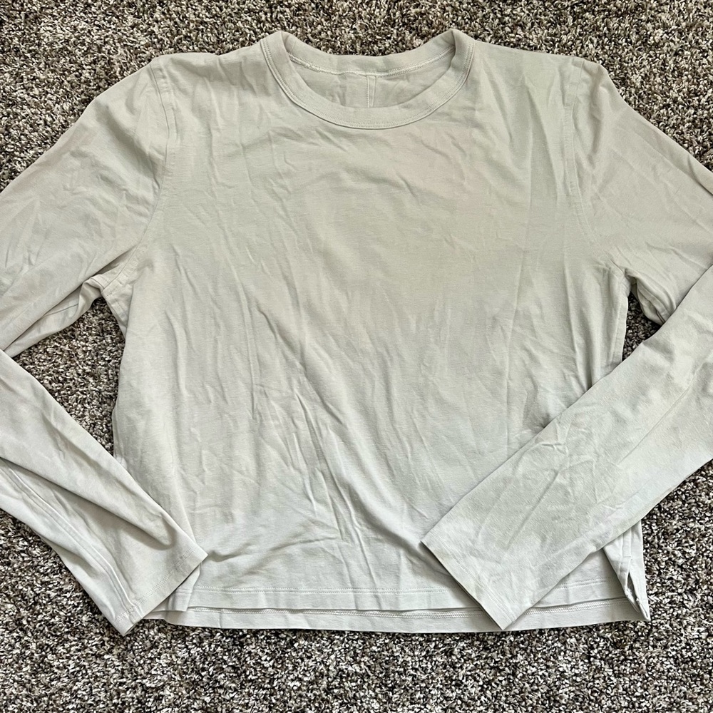 Women’s lululemon long sleeve shirt
